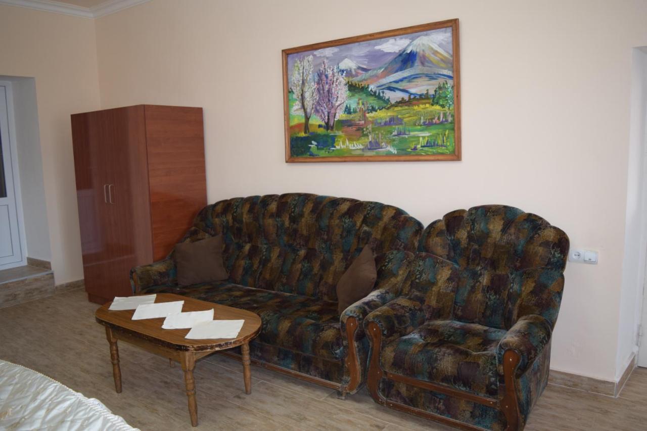 Home Garni Exterior photo